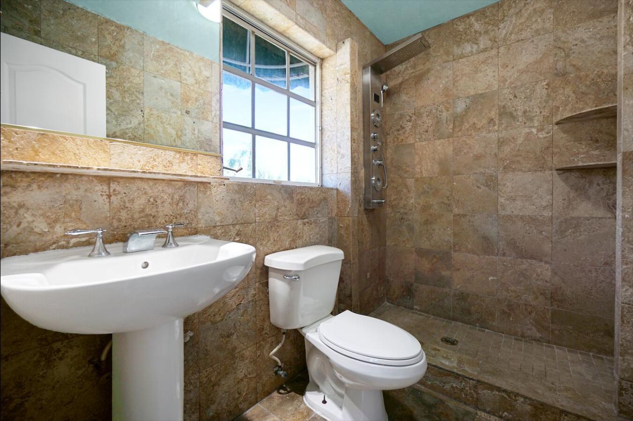 851 N 11th Avenue, Hollywood, FL 33019 Photo