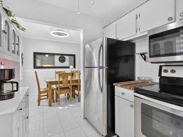 324 Chatham P, Unit 324, West Palm Beach, FL 33417