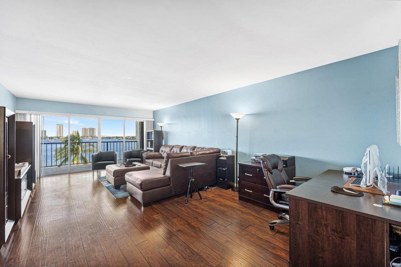 3040 Lake Shore Drive, Unit 502, Riviera Beach, FL 33404 Photo