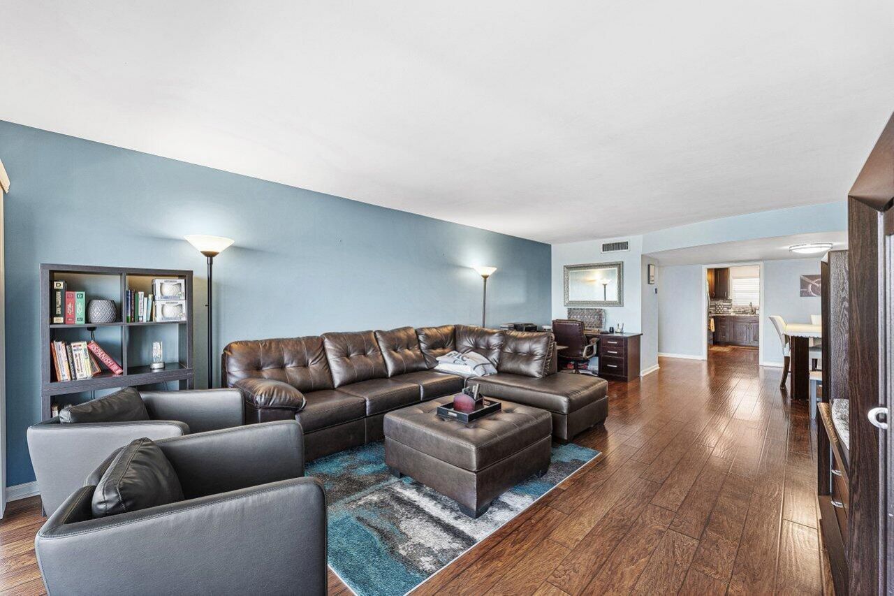 3040 Lake Shore Drive, Unit 502, Riviera Beach, FL 33404 Photo