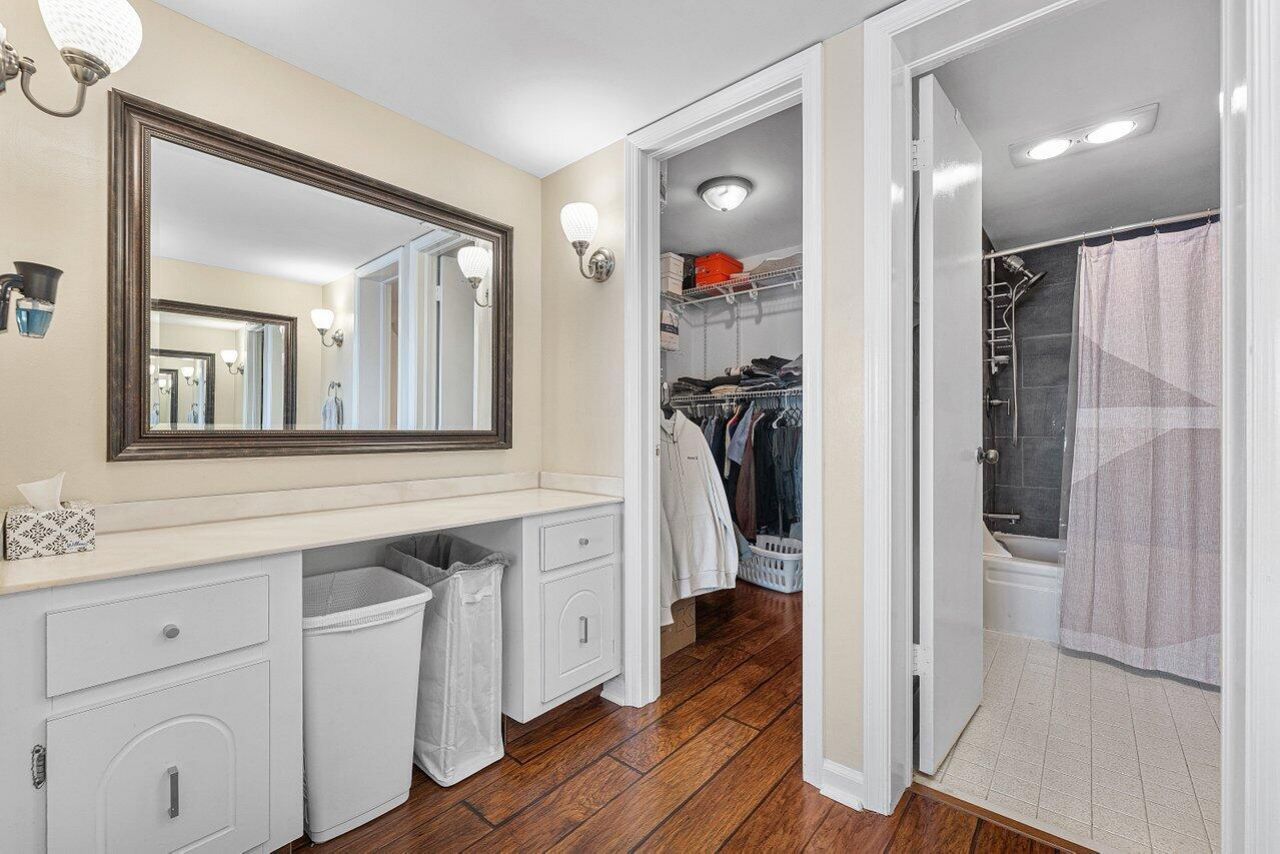 3040 Lake Shore Drive, Unit 502, Riviera Beach, FL 33404 Photo