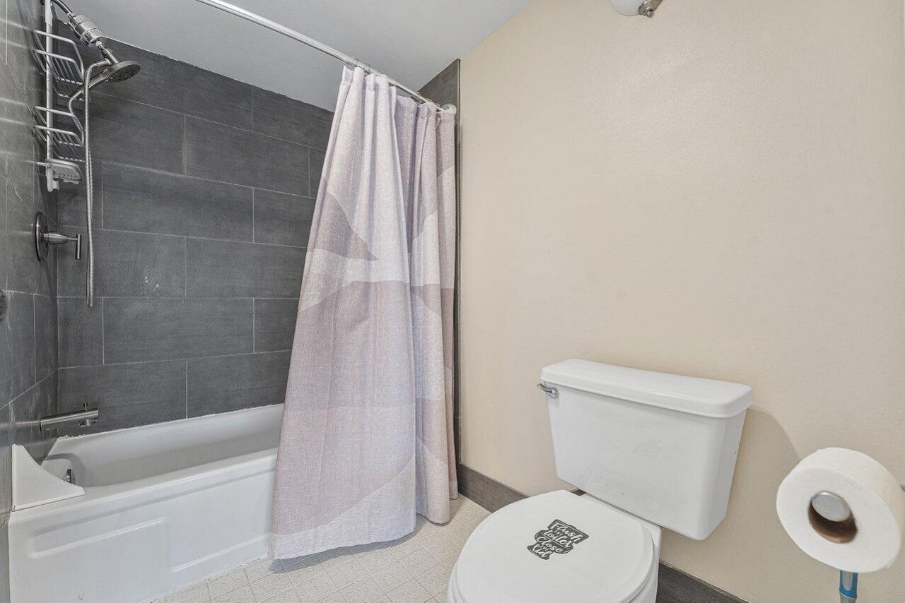3040 Lake Shore Drive, Unit 502, Riviera Beach, FL 33404 Photo