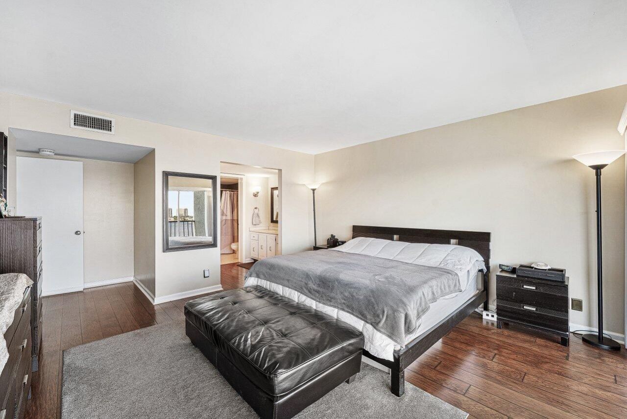 3040 Lake Shore Drive, Unit 502, Riviera Beach, FL 33404 Photo