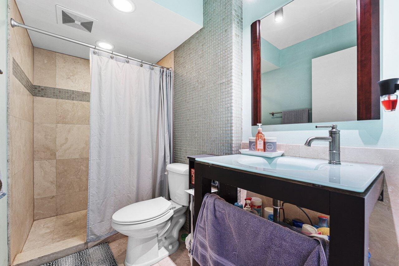 3040 Lake Shore Drive, Unit 502, Riviera Beach, FL 33404 Photo