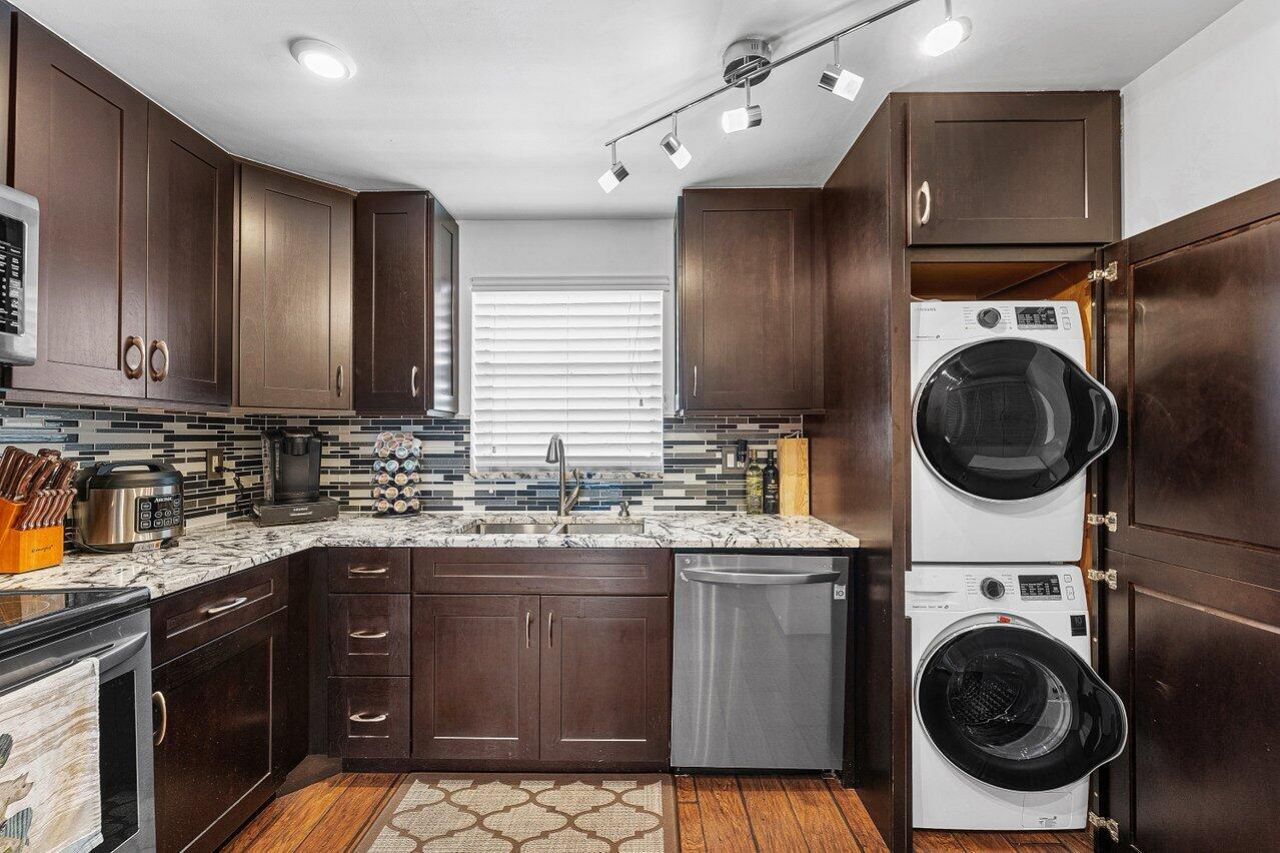 3040 Lake Shore Drive, Unit 502, Riviera Beach, FL 33404 Photo