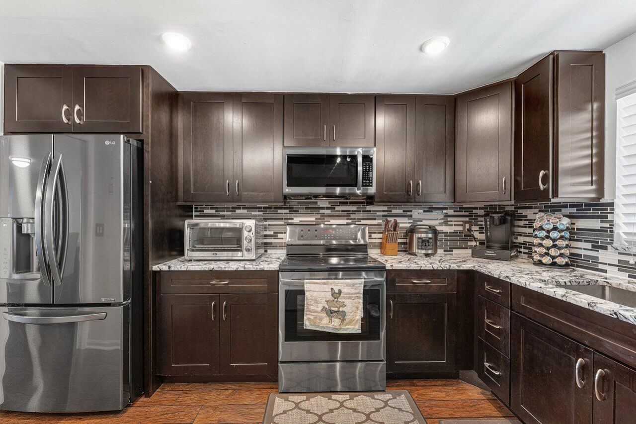 3040 Lake Shore Drive, Unit 502, Riviera Beach, FL 33404 Photo