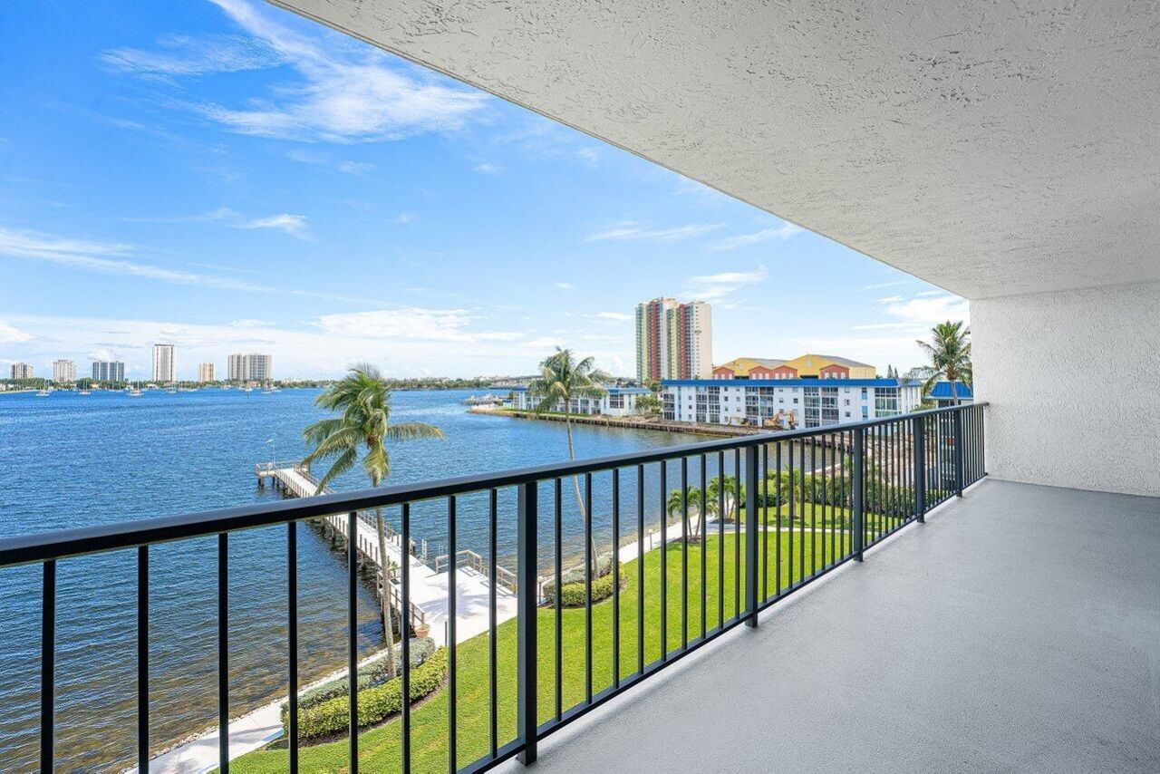 3040 Lake Shore Drive, Unit 502, Riviera Beach, FL 33404 Photo
