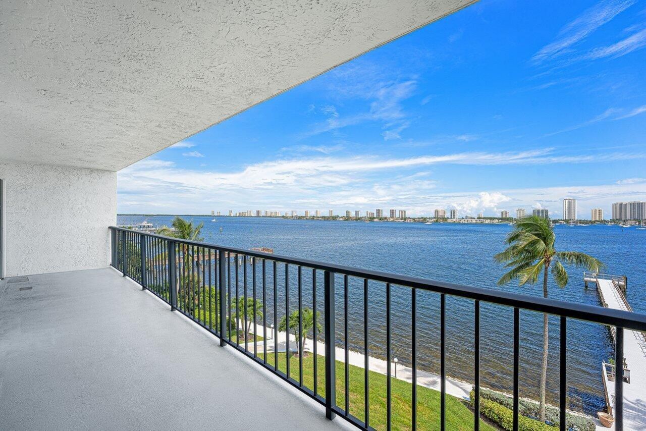 3040 Lake Shore Drive, Unit 502, Riviera Beach, FL 33404 Photo