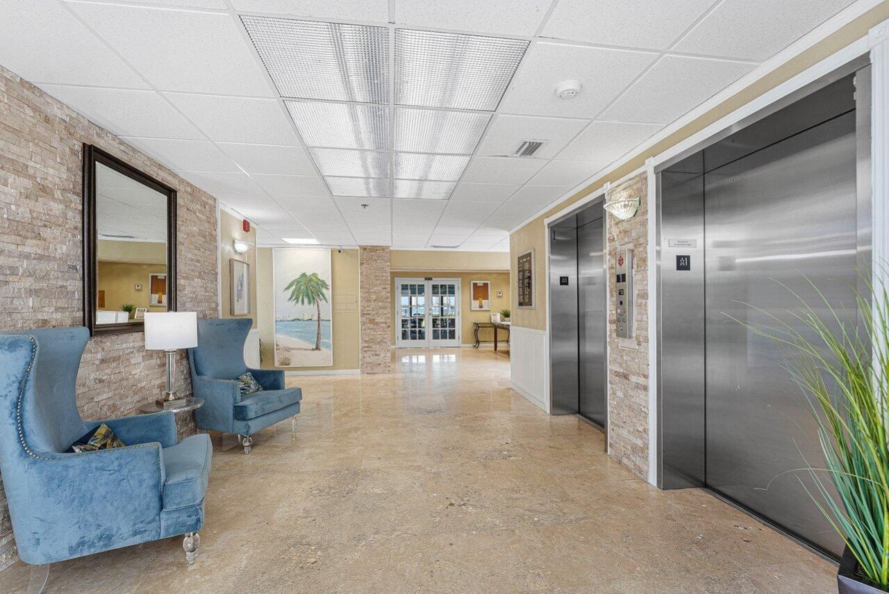 3040 Lake Shore Drive, Unit 502, Riviera Beach, FL 33404 Photo