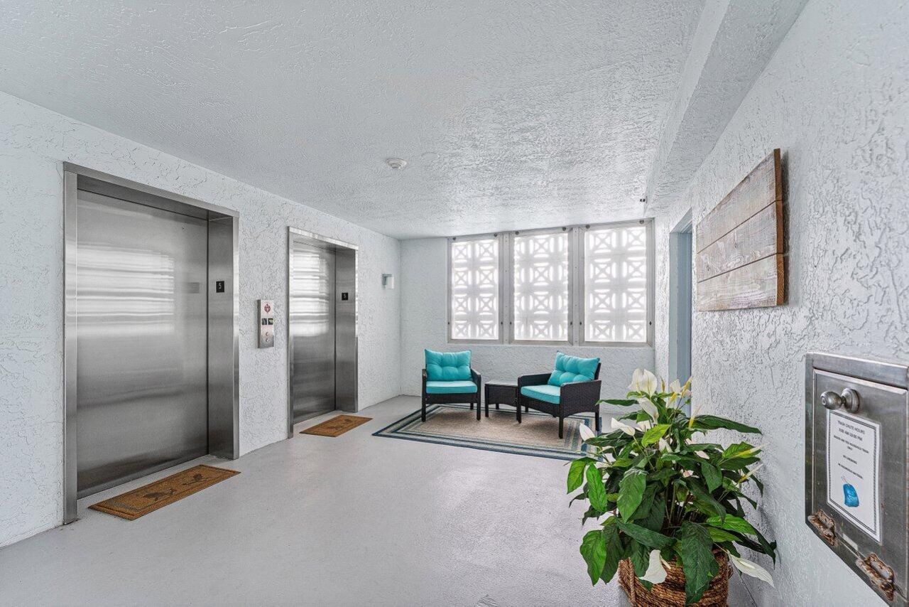 3040 Lake Shore Drive, Unit 502, Riviera Beach, FL 33404 Photo