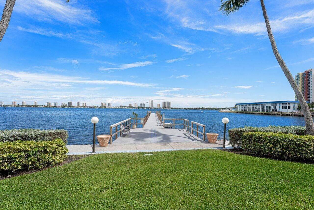3040 Lake Shore Drive, Unit 502, Riviera Beach, FL 33404 Photo