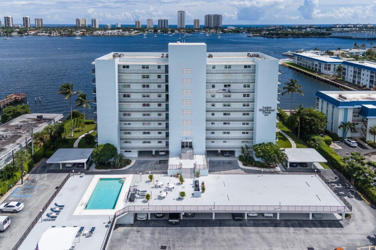 3040 Lake Shore Drive, Unit 502, Riviera Beach, FL 33404 Photo