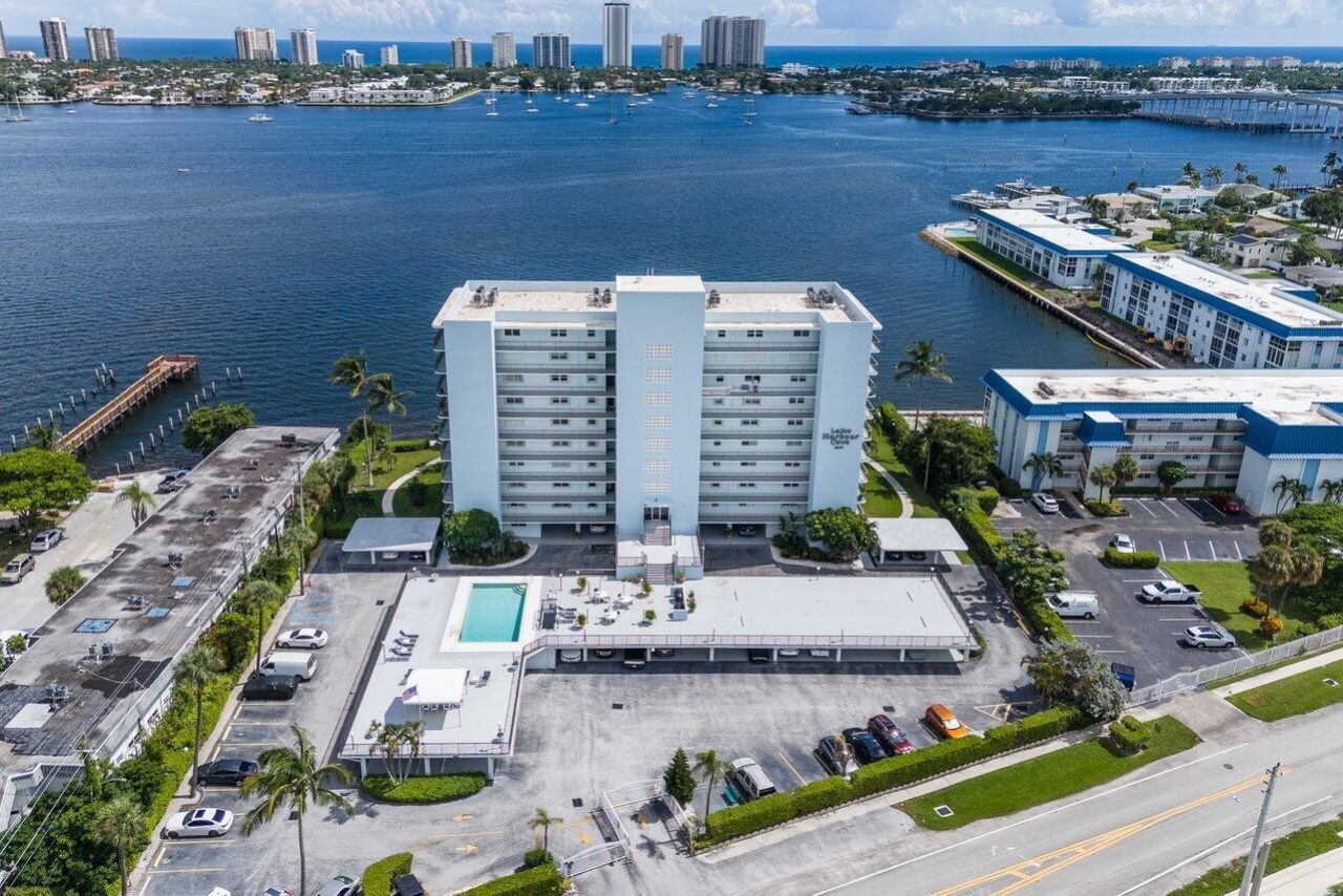 3040 Lake Shore Drive, Unit 502, Riviera Beach, FL 33404 Photo