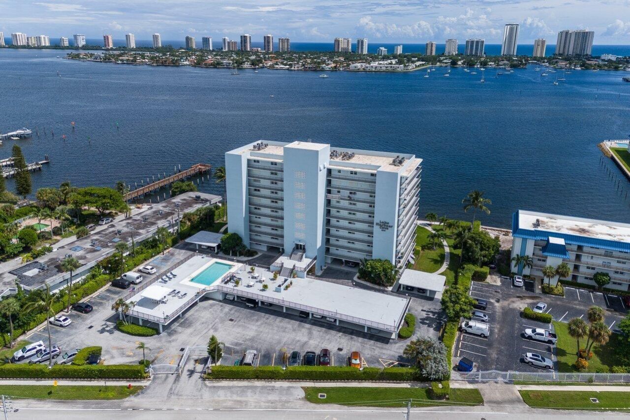 3040 Lake Shore Drive, Unit 502, Riviera Beach, FL 33404 Photo