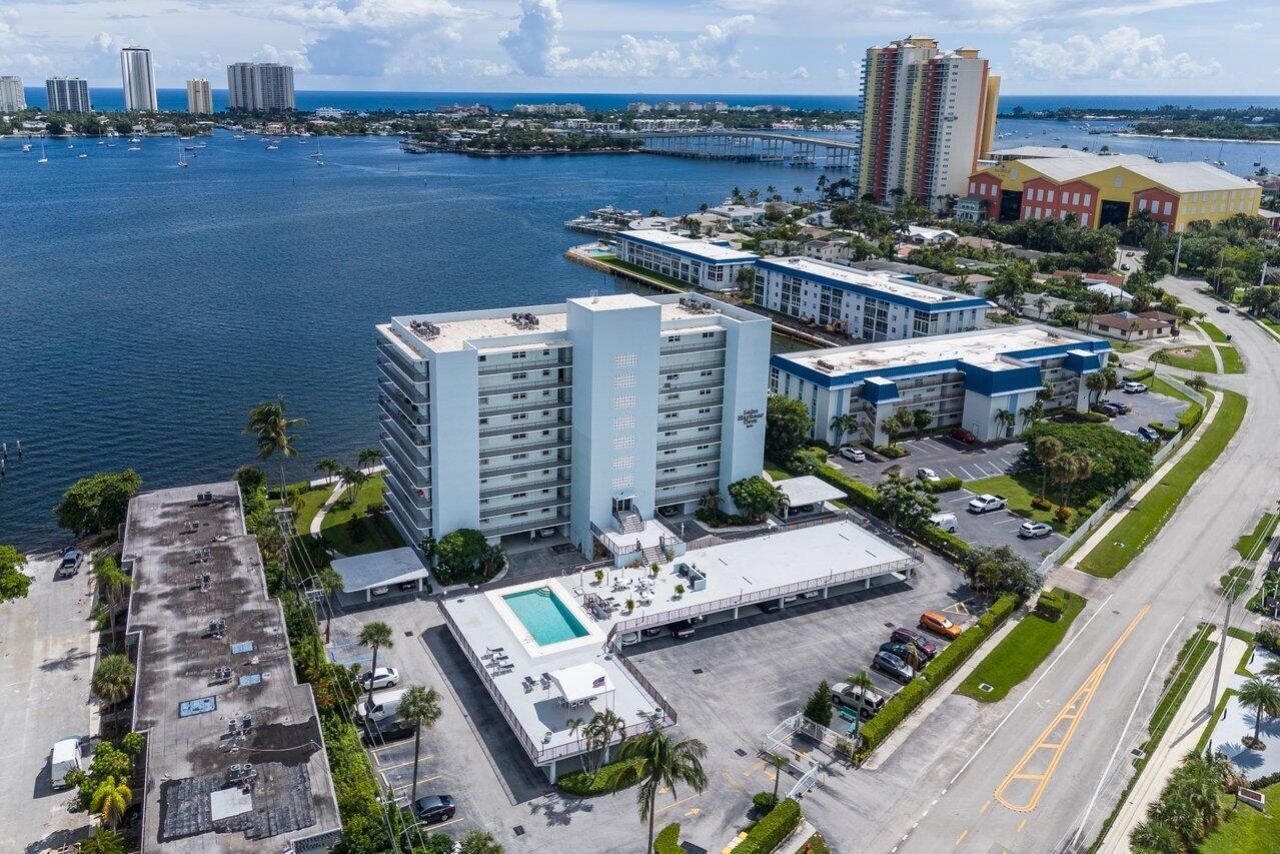 3040 Lake Shore Drive, Unit 502, Riviera Beach, FL 33404 Photo