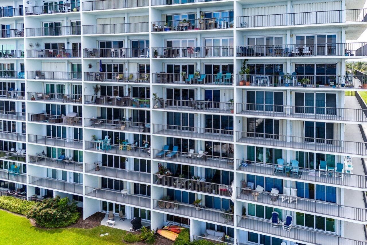 3040 Lake Shore Drive, Unit 502, Riviera Beach, FL 33404 Photo
