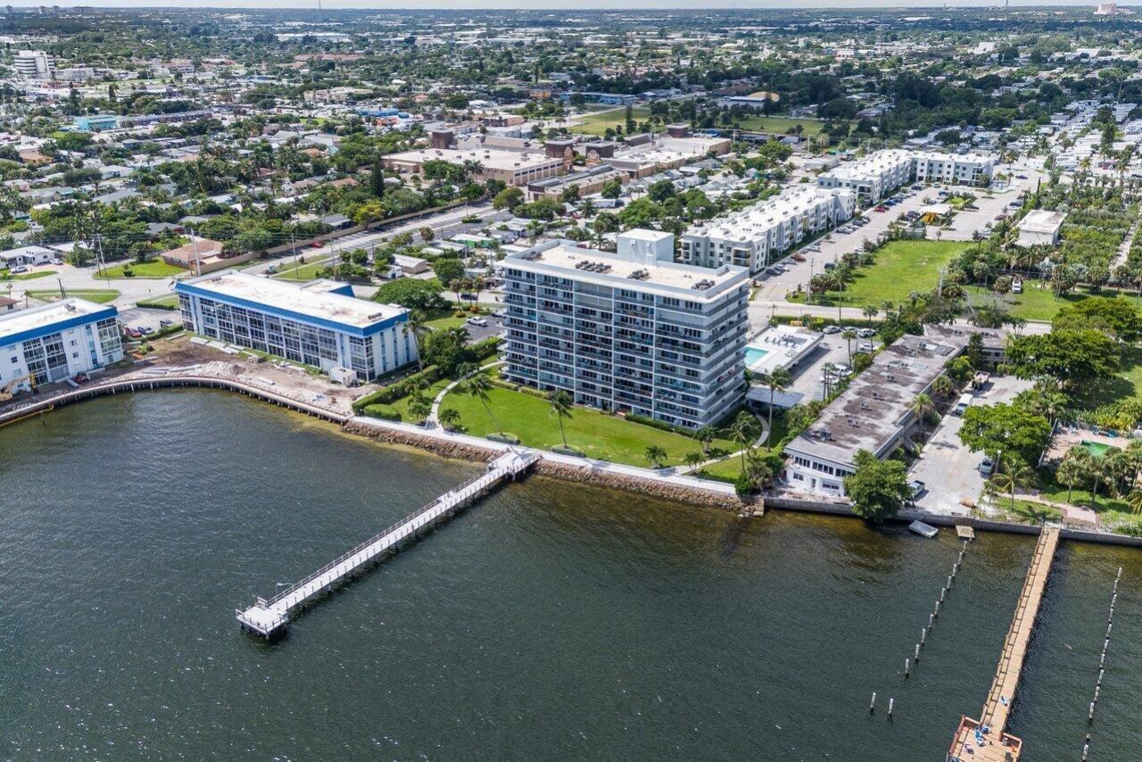 3040 Lake Shore Drive, Unit 502, Riviera Beach, FL 33404 Photo