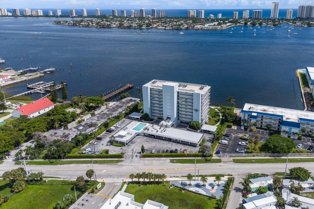 3040 Lake Shore Drive, Unit 502, Riviera Beach, FL 33404 Photo