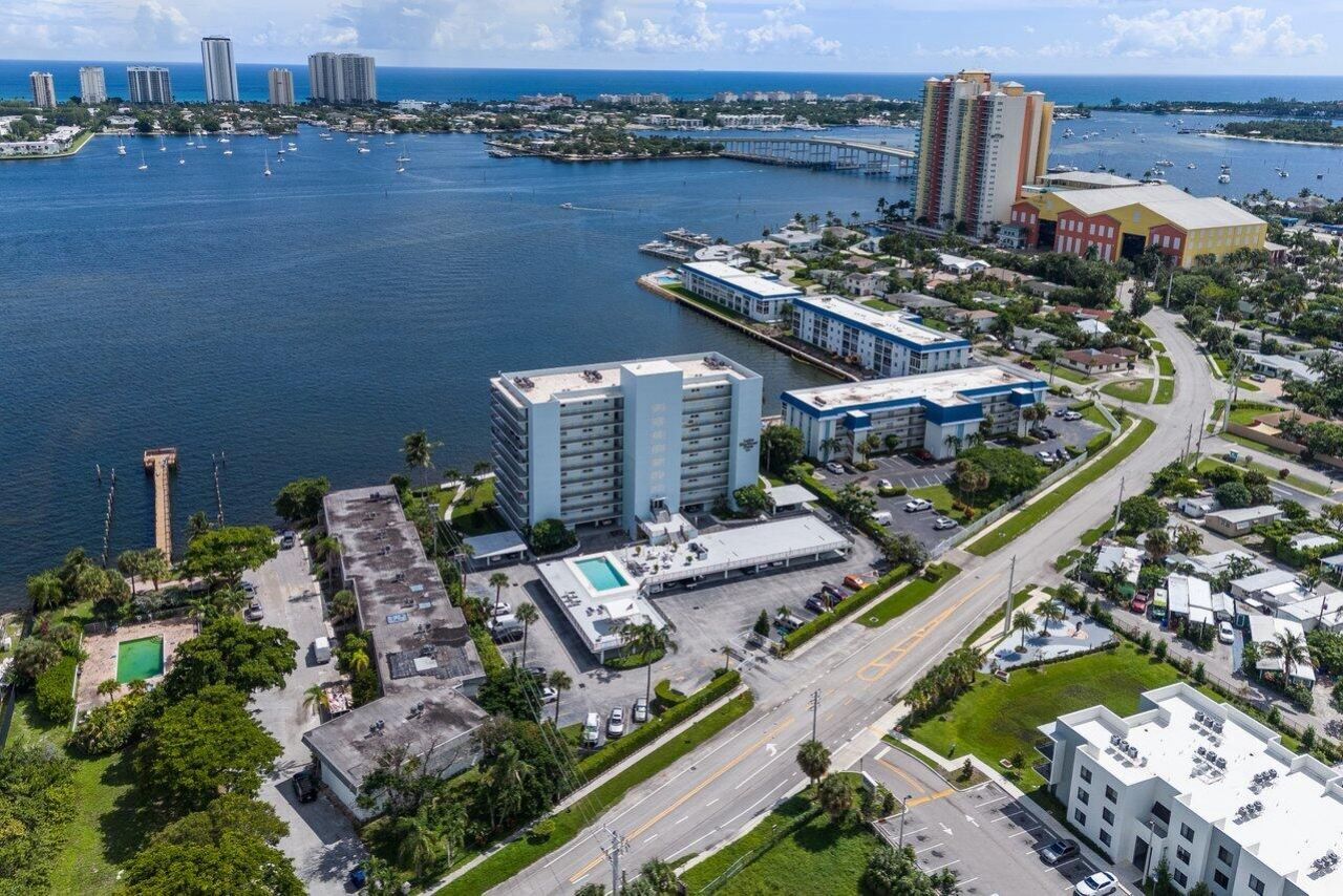 3040 Lake Shore Drive, Unit 502, Riviera Beach, FL 33404 Photo