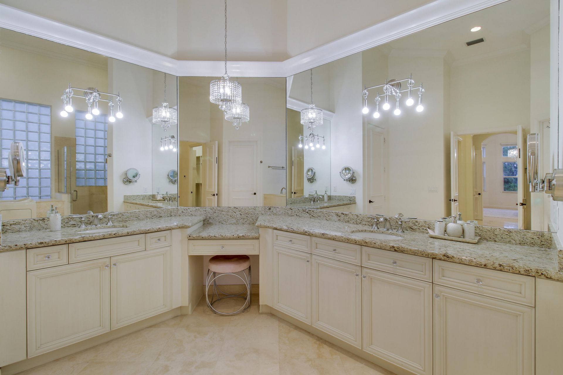 705 Cote Azur Drive, Palm Beach Gardens, FL 33410 Photo