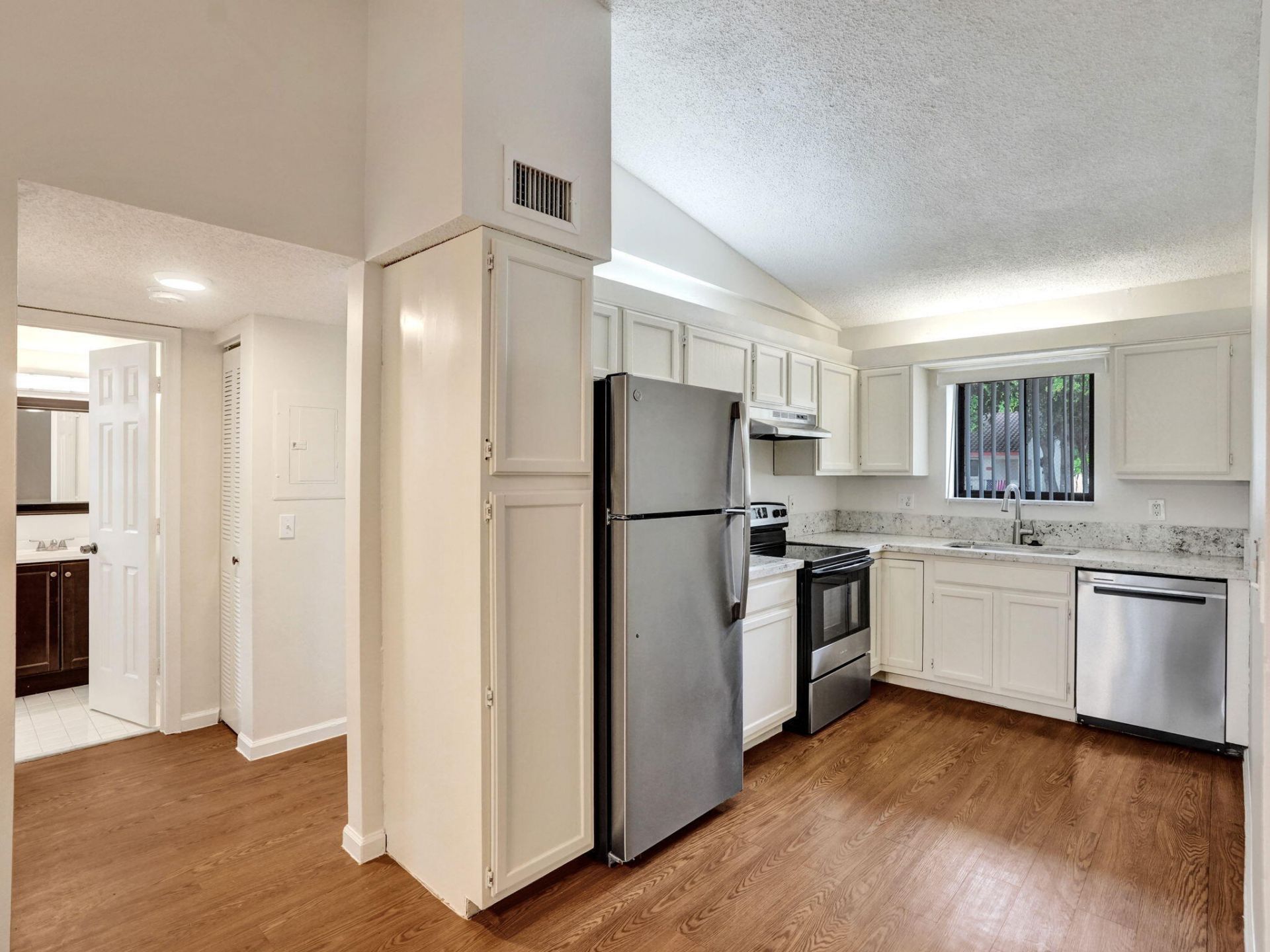 300 Palmwood Place, Unit P206, Boca Raton, FL 33431 Photo