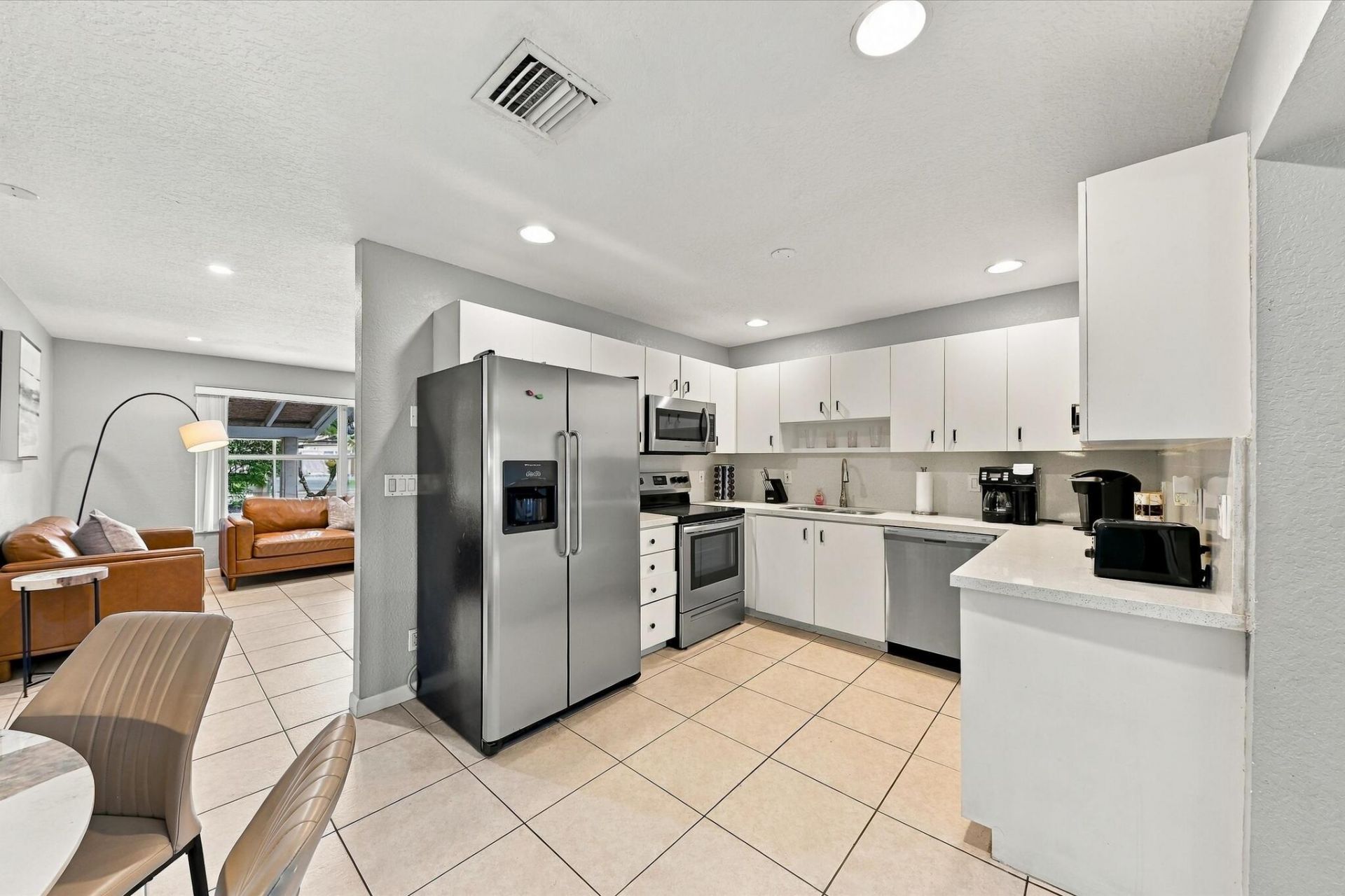 5660 Lee Drive, West Palm Beach, FL 33415 Photo