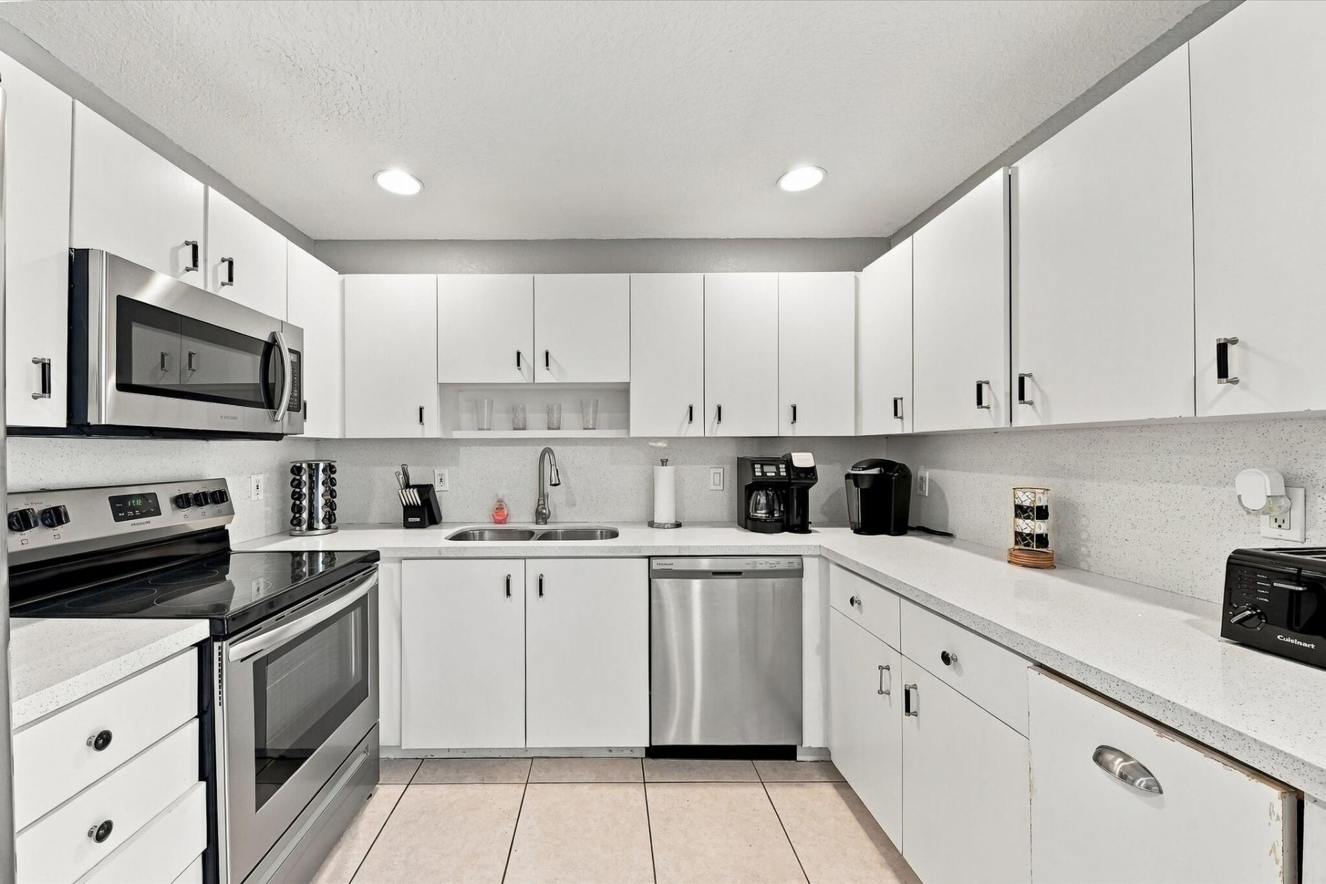 5660 Lee Drive, West Palm Beach, FL 33415 Photo