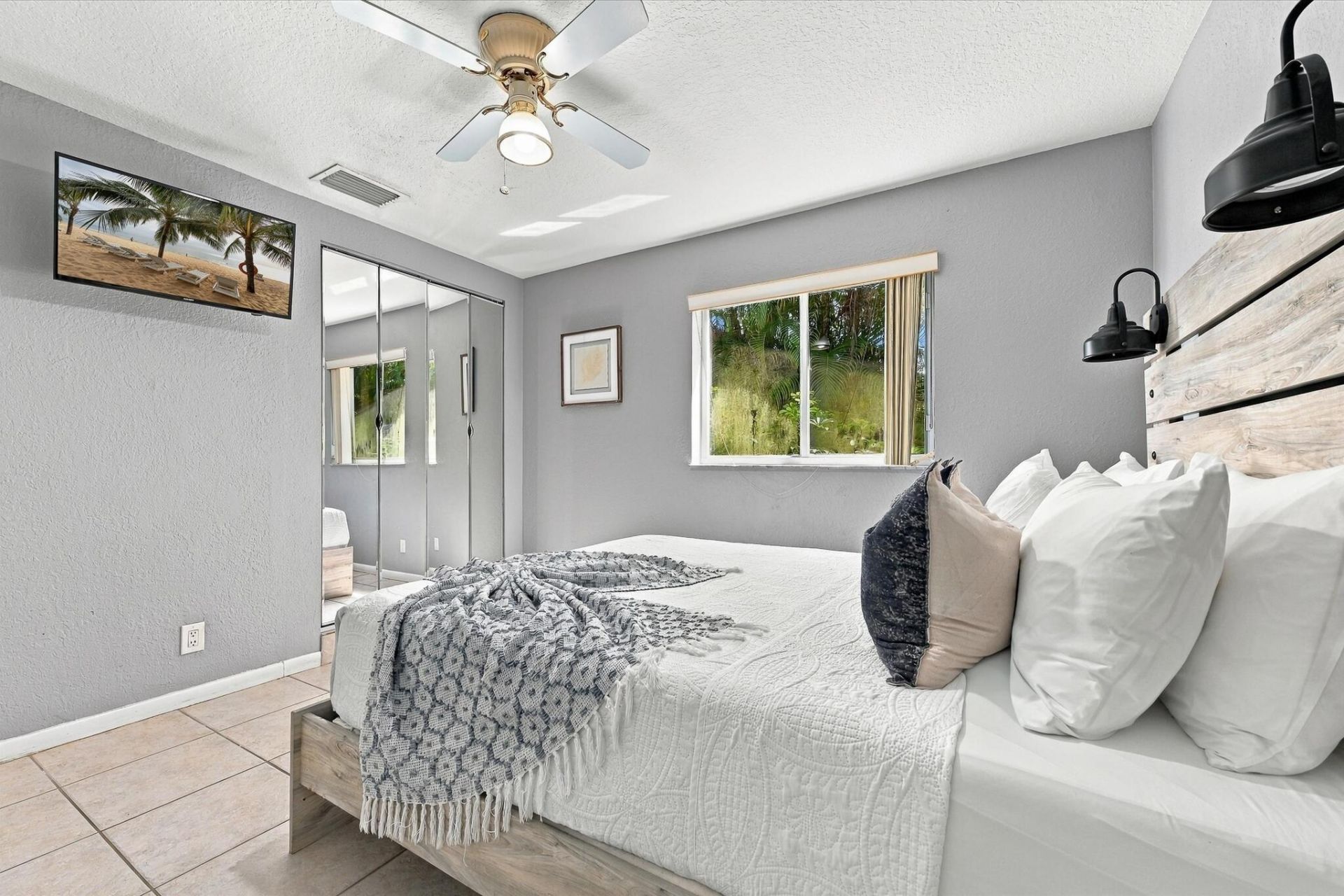 5660 Lee Drive, West Palm Beach, FL 33415 Photo