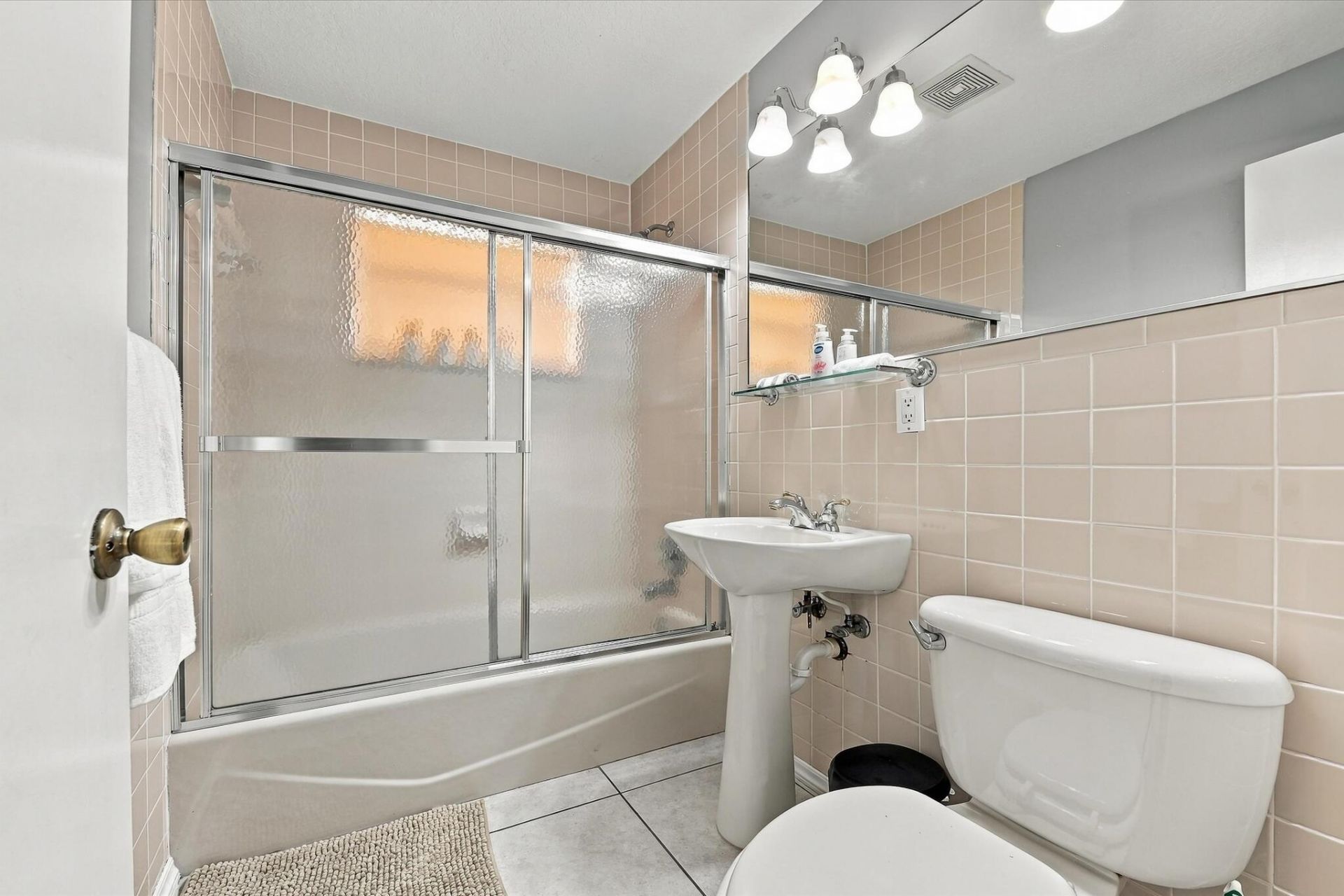5660 Lee Drive, West Palm Beach, FL 33415 Photo