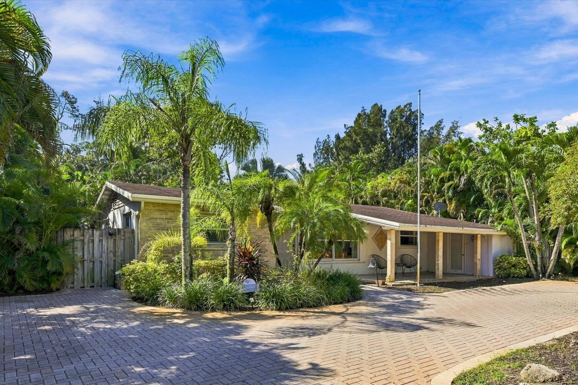 5660 Lee Drive, West Palm Beach, FL 33415 Photo
