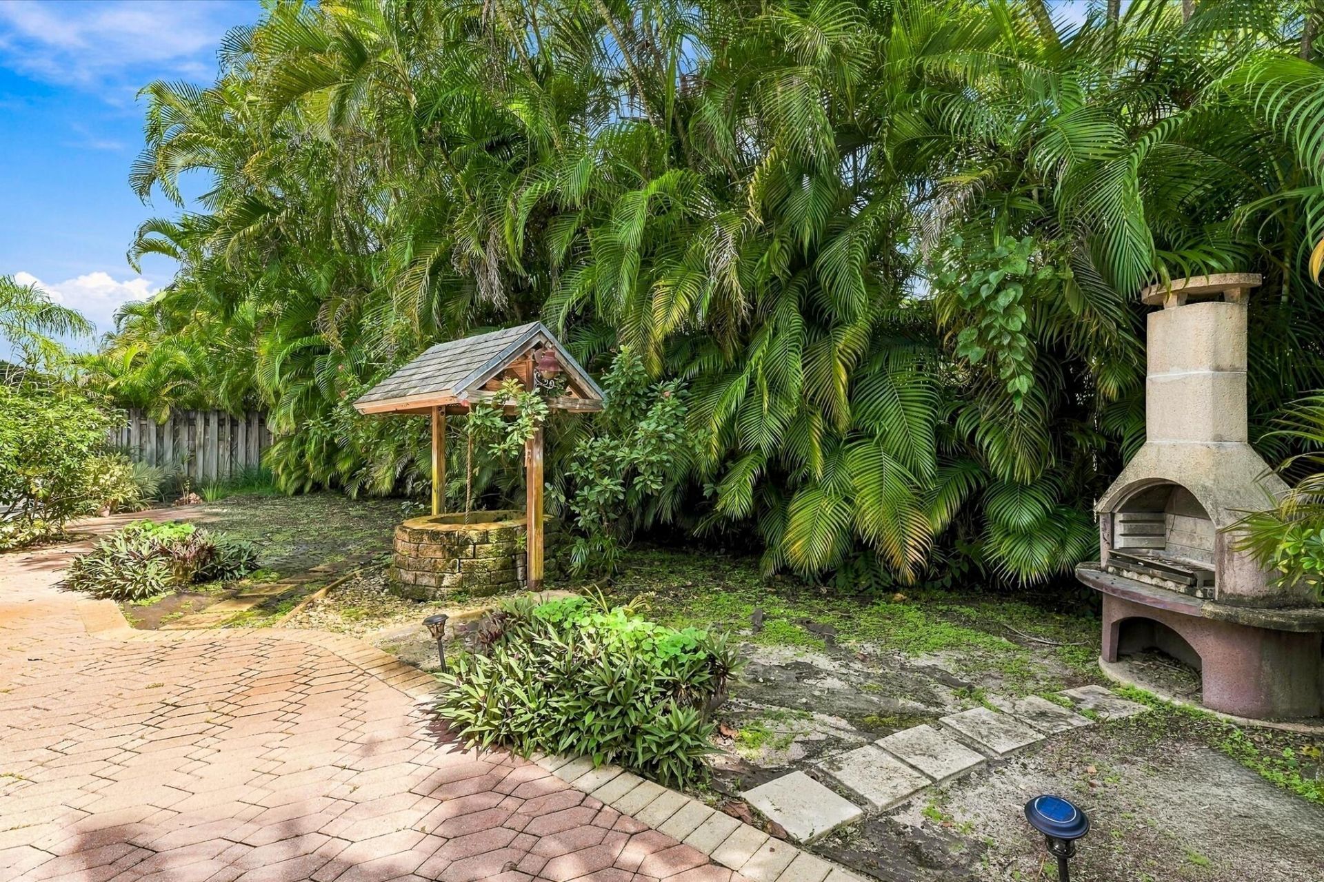 5660 Lee Drive, West Palm Beach, FL 33415 Photo