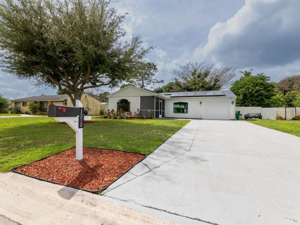 1372 SE Roanoke Street, Port St. Lucie, FL 34952