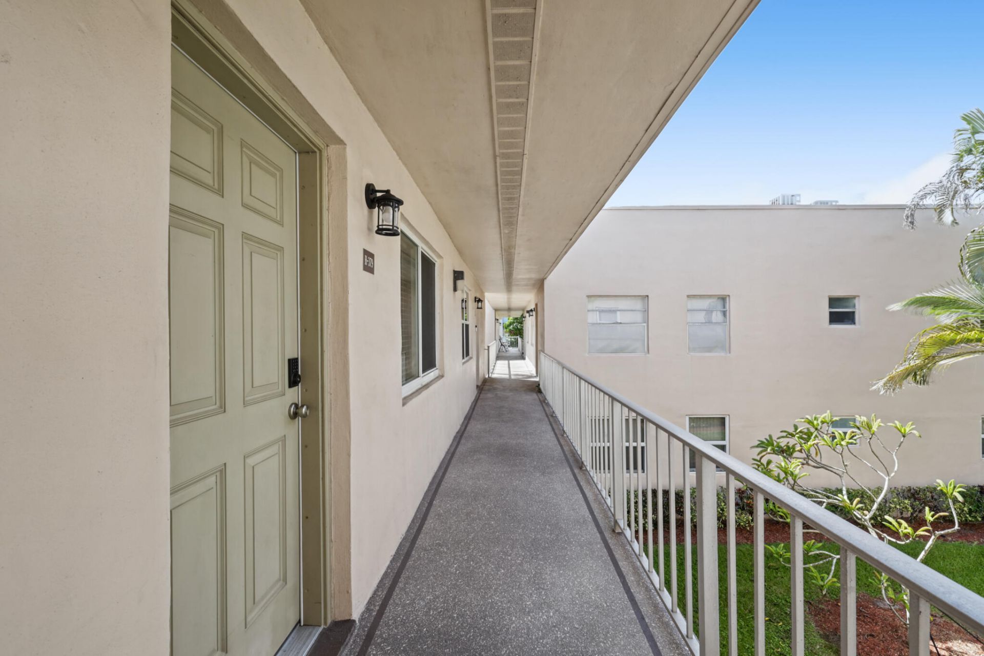 379 Capri H, Delray Beach, FL 33484 Photo