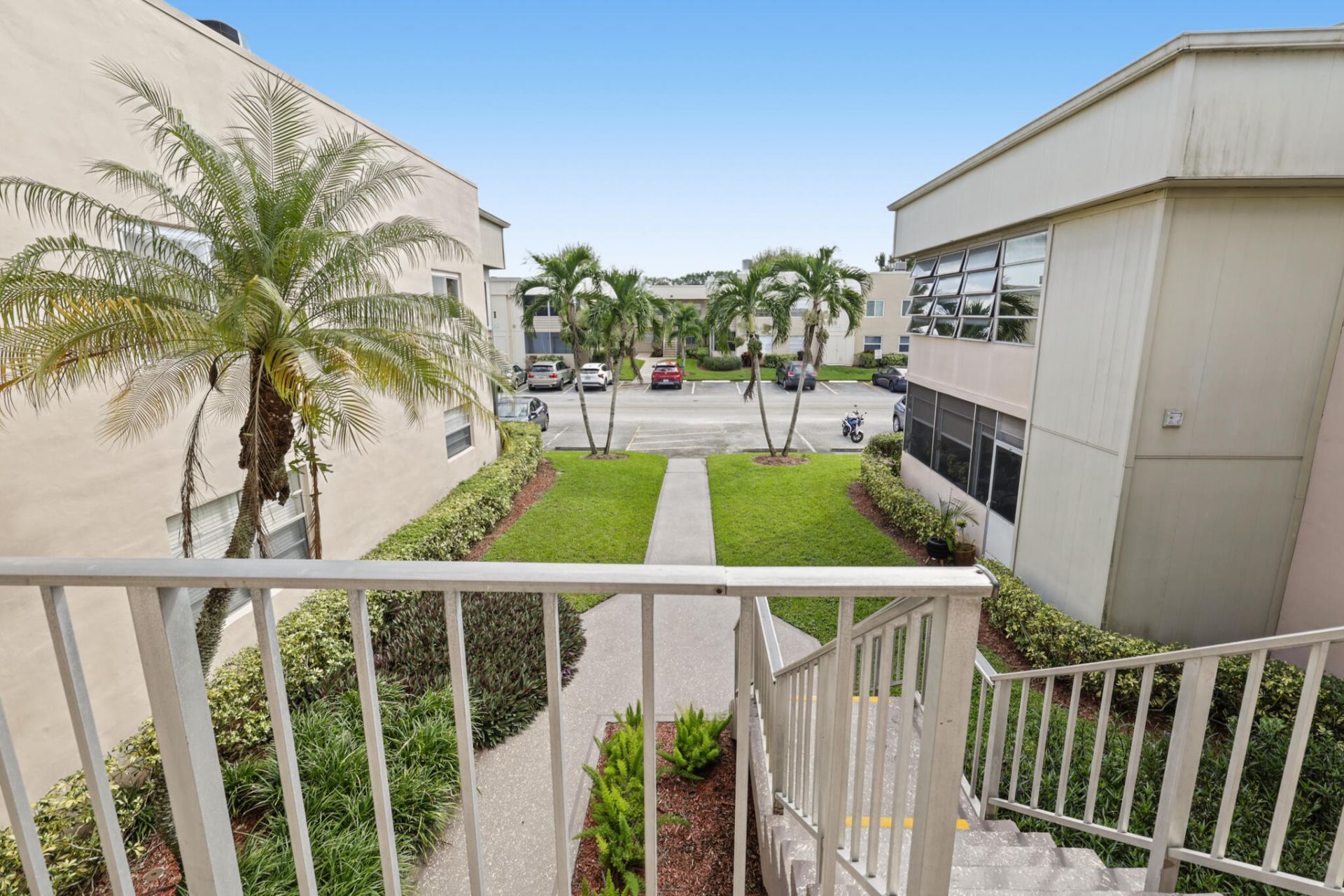 379 Capri H, Delray Beach, FL 33484 Photo