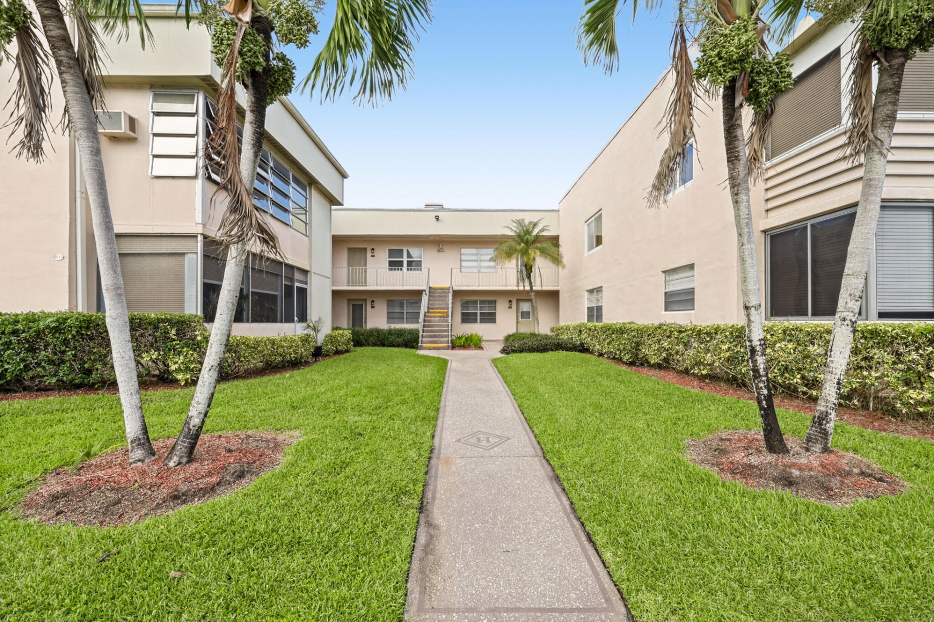 379 Capri H, Delray Beach, FL 33484 Photo