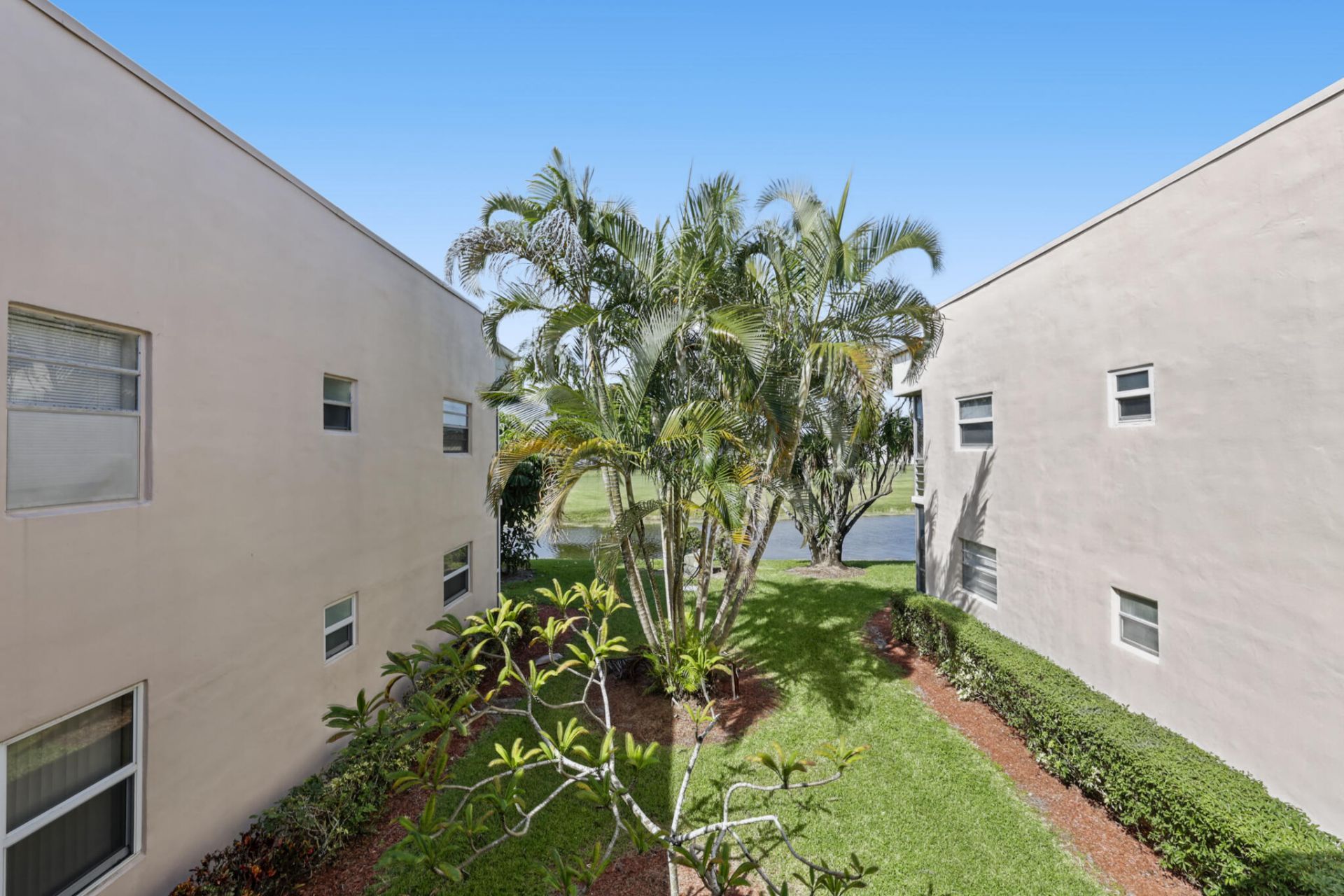 379 Capri H, Delray Beach, FL 33484 Photo