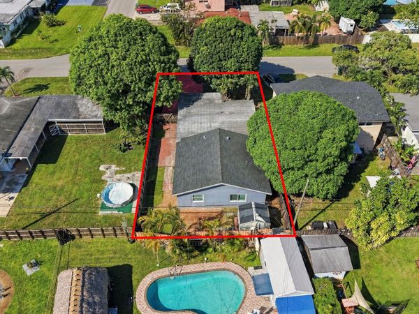 6824 SW 5TH Street, Pembroke Pines, FL 33023