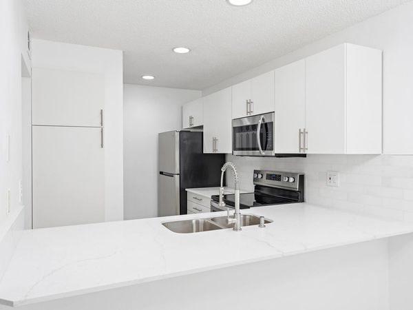 3402 Gardens E Drive, Palm Beach Gardens, FL 33410