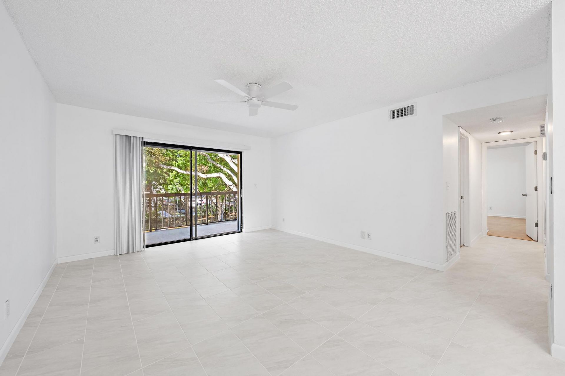 3402 Gardens E Drive, Palm Beach Gardens, FL 33410 Photo