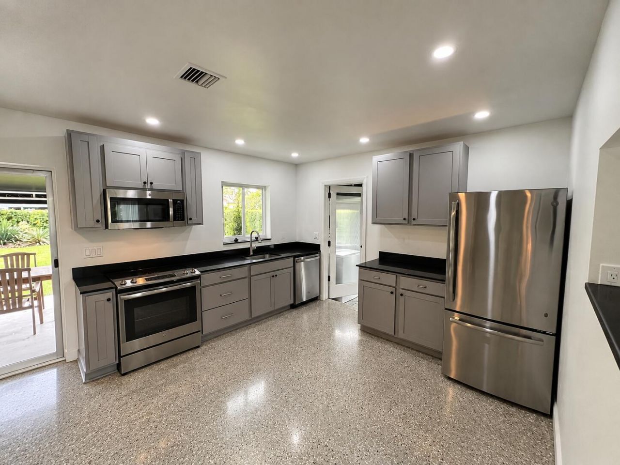 330 Cascade Lane, Palm Beach Shores, FL 33404 Photo