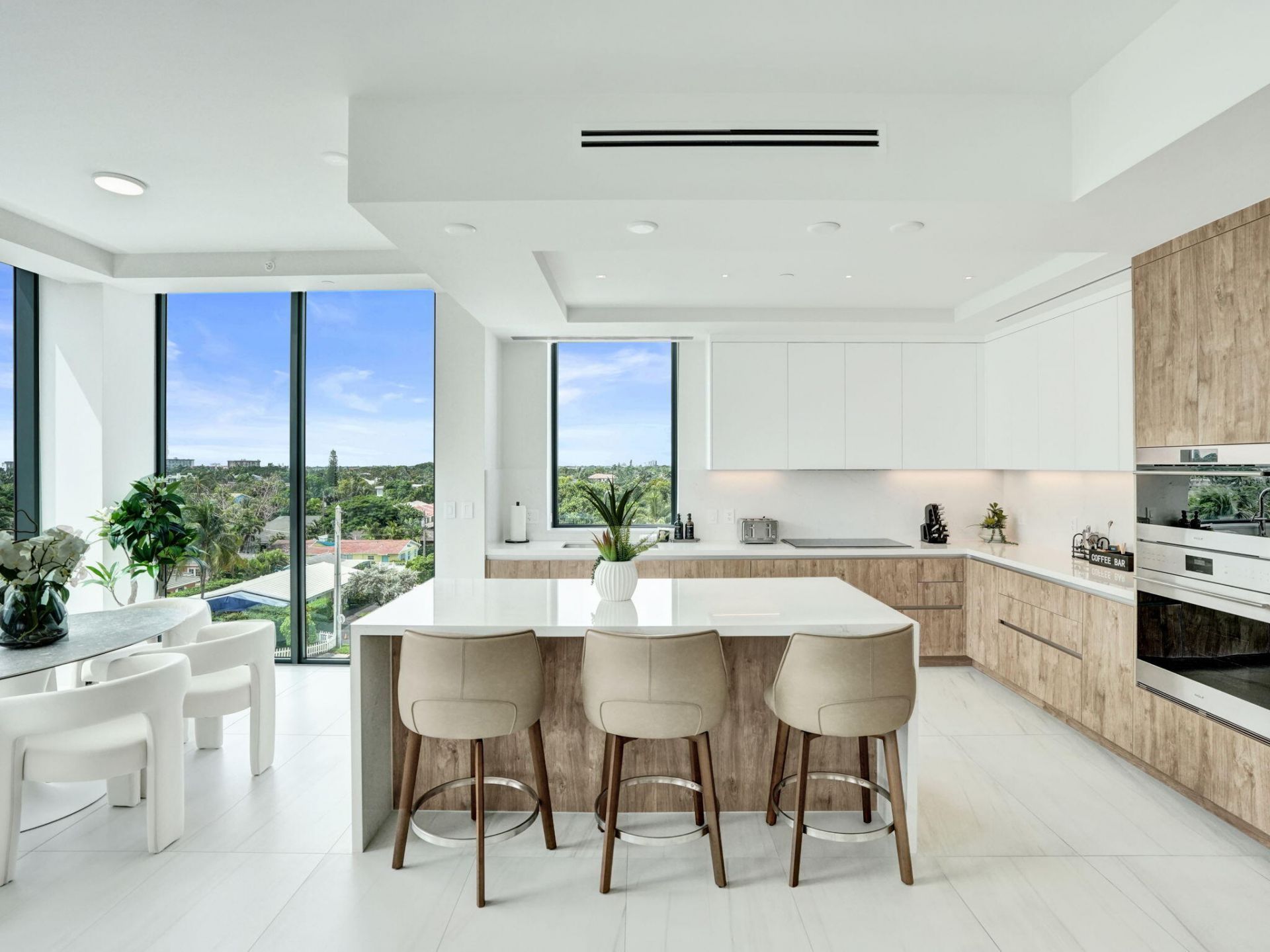 305 Briny Avenue, Unit 401, Pompano Beach, FL 33062 Photo
