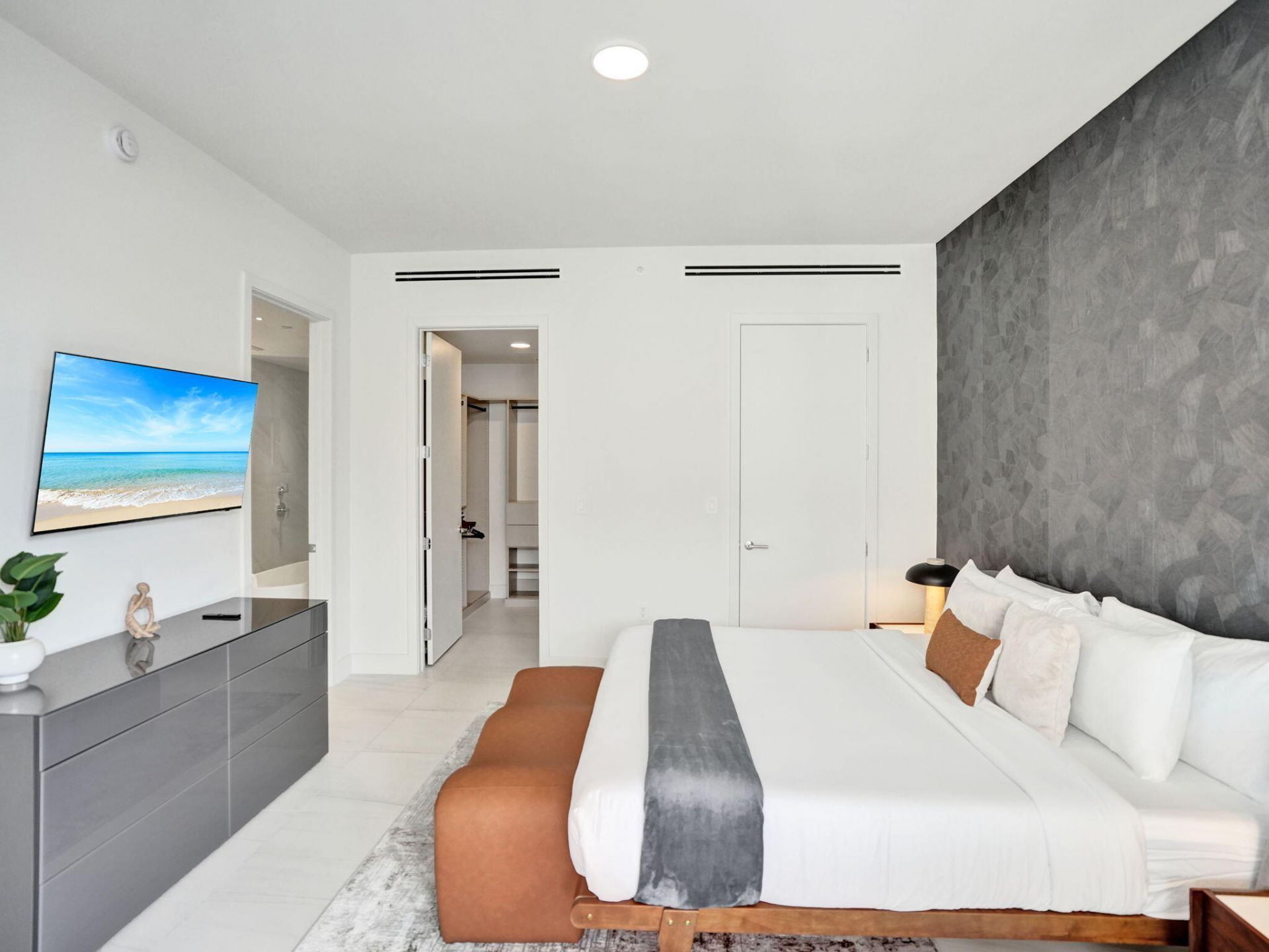 305 Briny Avenue, Unit 401, Pompano Beach, FL 33062 Photo