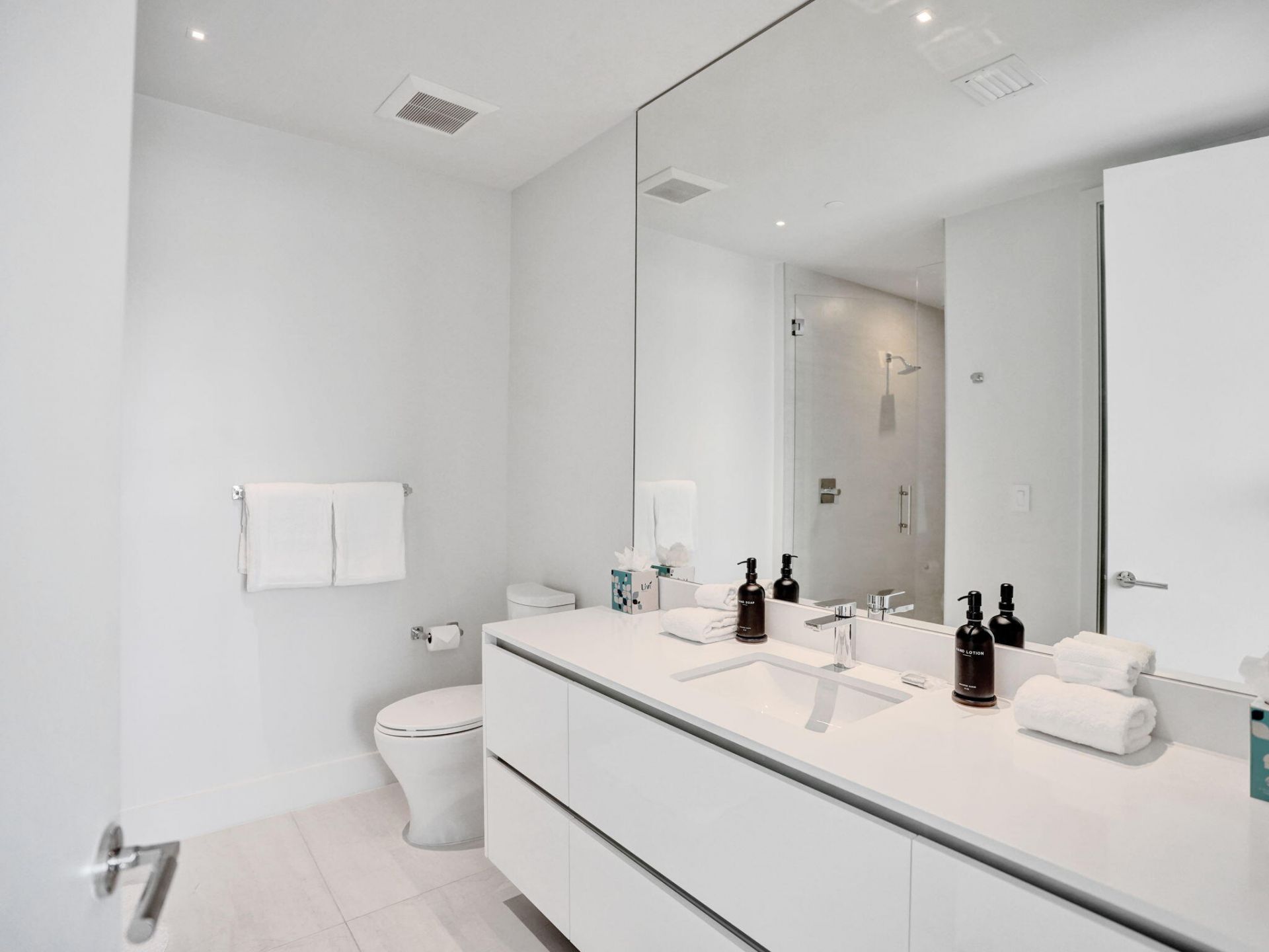 305 Briny Avenue, Unit 401, Pompano Beach, FL 33062 Photo