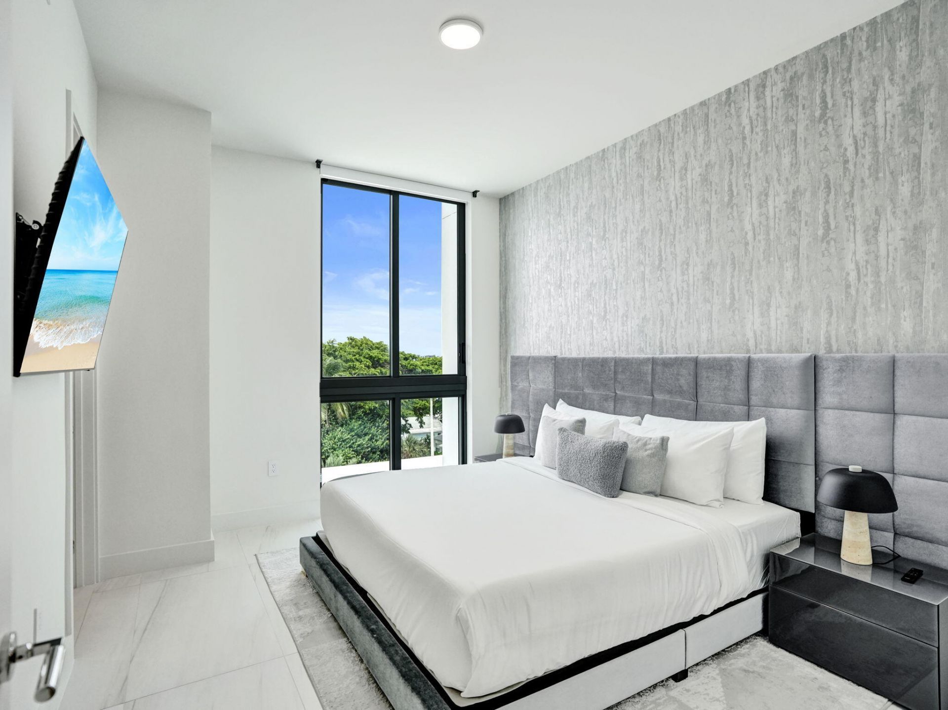 305 Briny Avenue, Unit 401, Pompano Beach, FL 33062 Photo