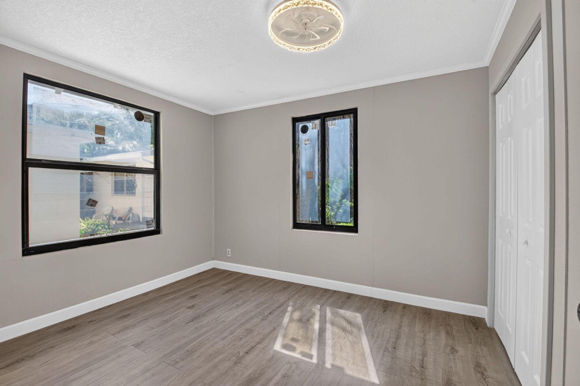 516 48th Street, West Palm Beach, FL 33407 Photo