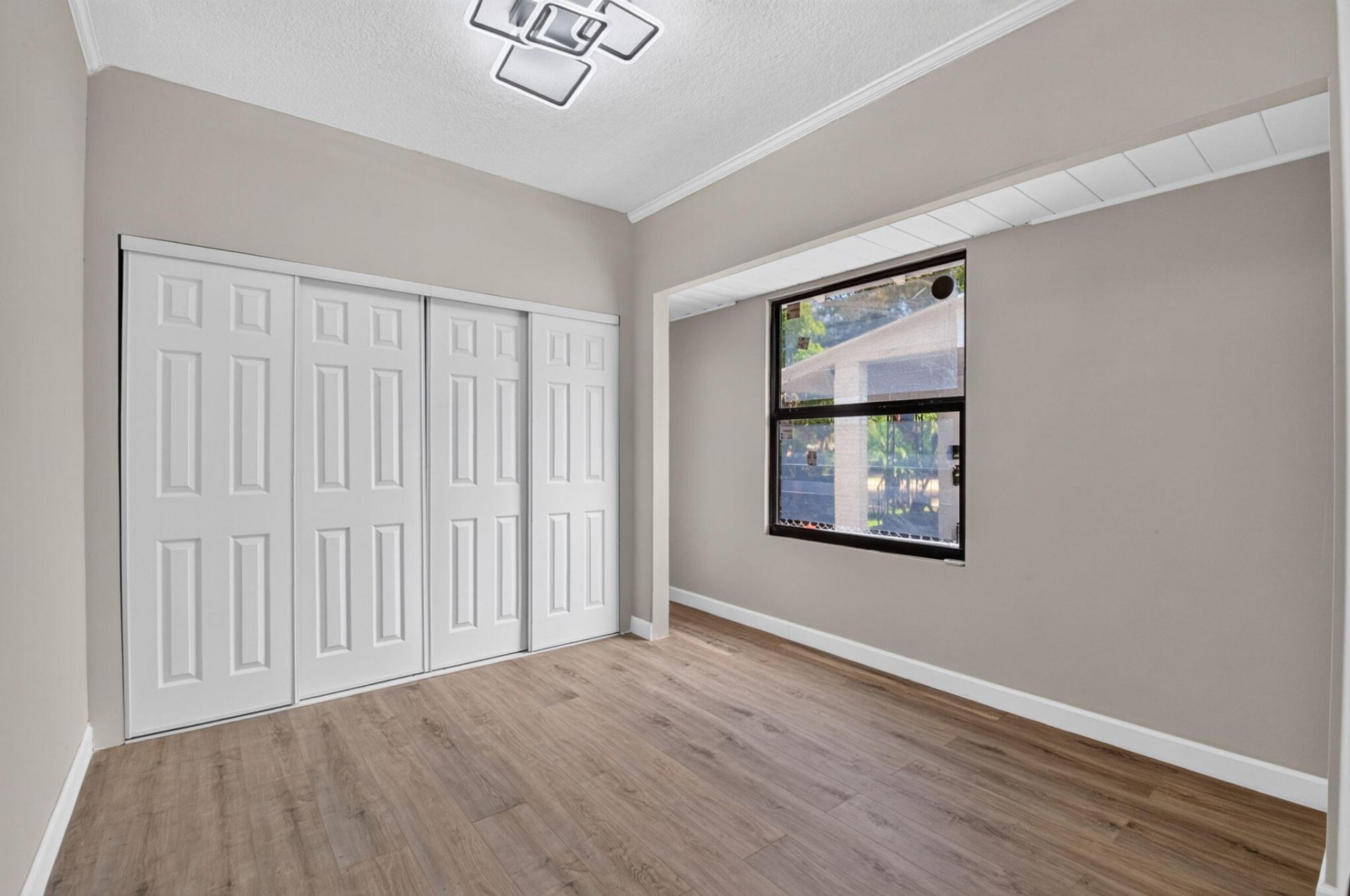 516 48th Street, West Palm Beach, FL 33407 Photo