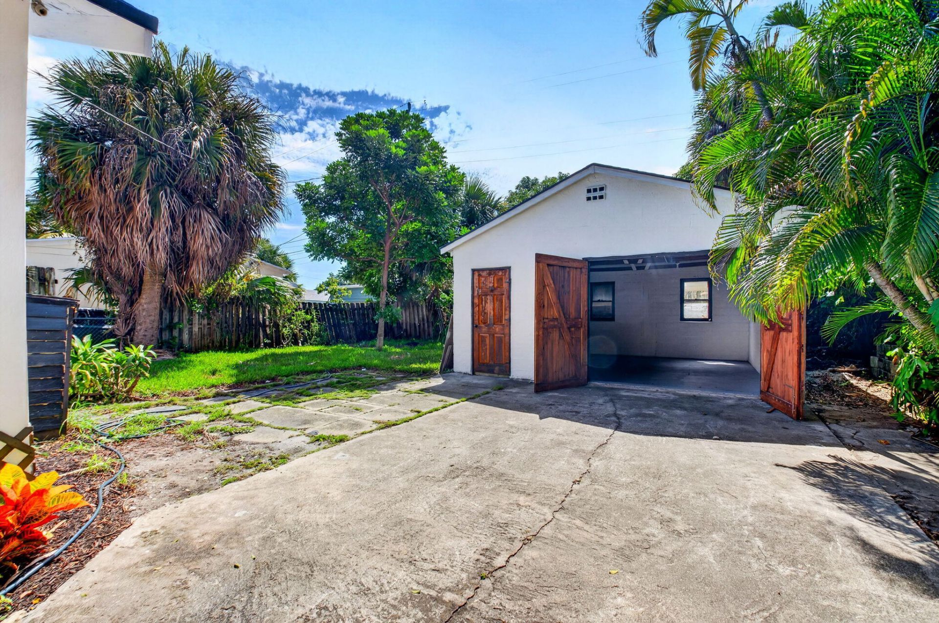 516 48th Street, West Palm Beach, FL 33407 Photo