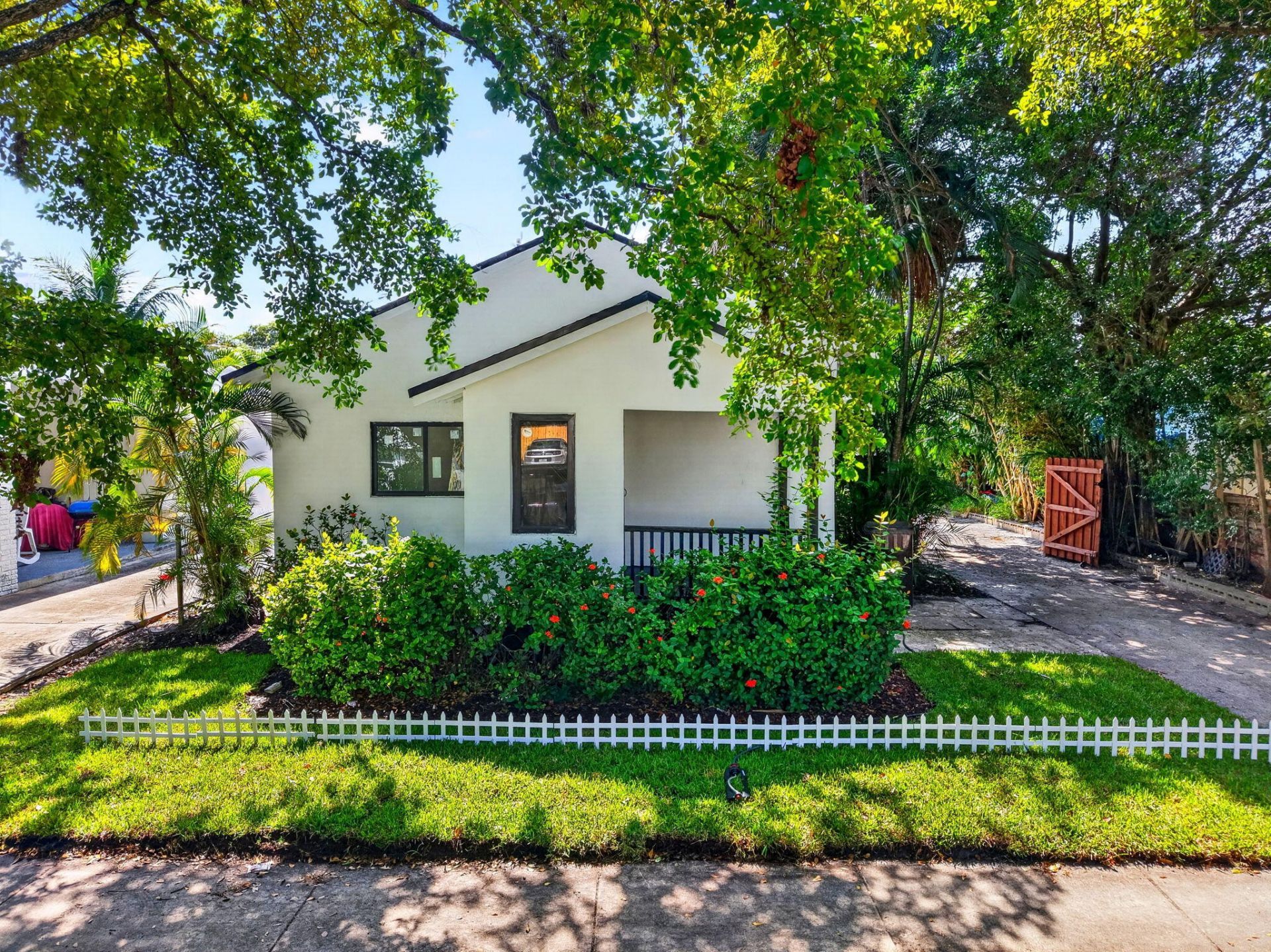 516 48th Street, West Palm Beach, FL 33407 Photo