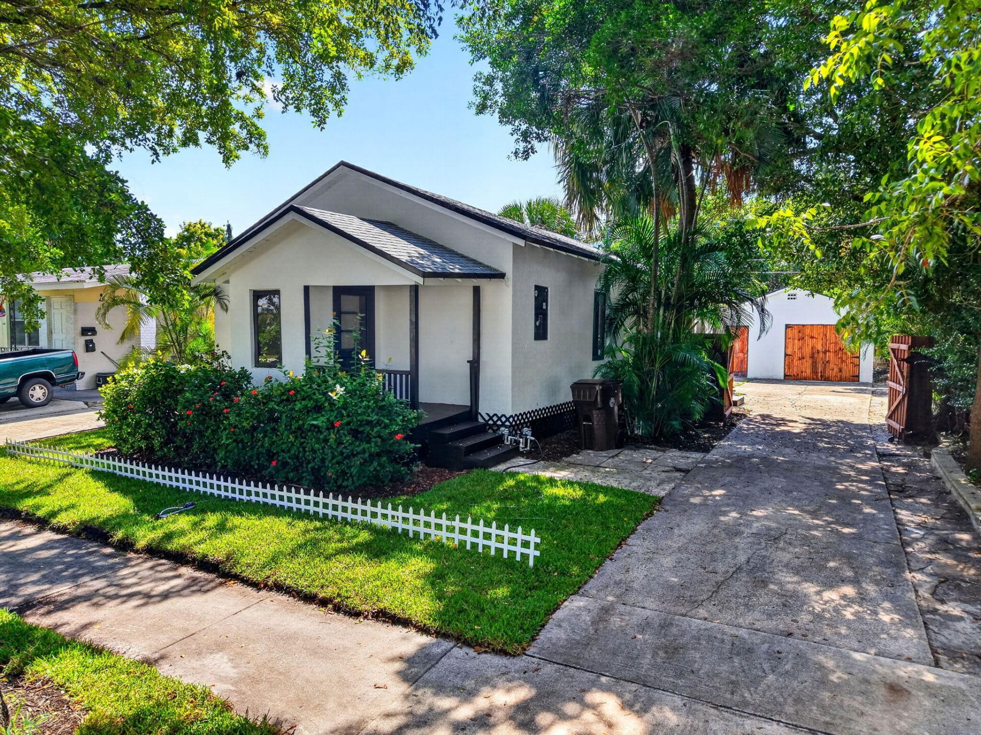 516 48th Street, West Palm Beach, FL 33407 Photo