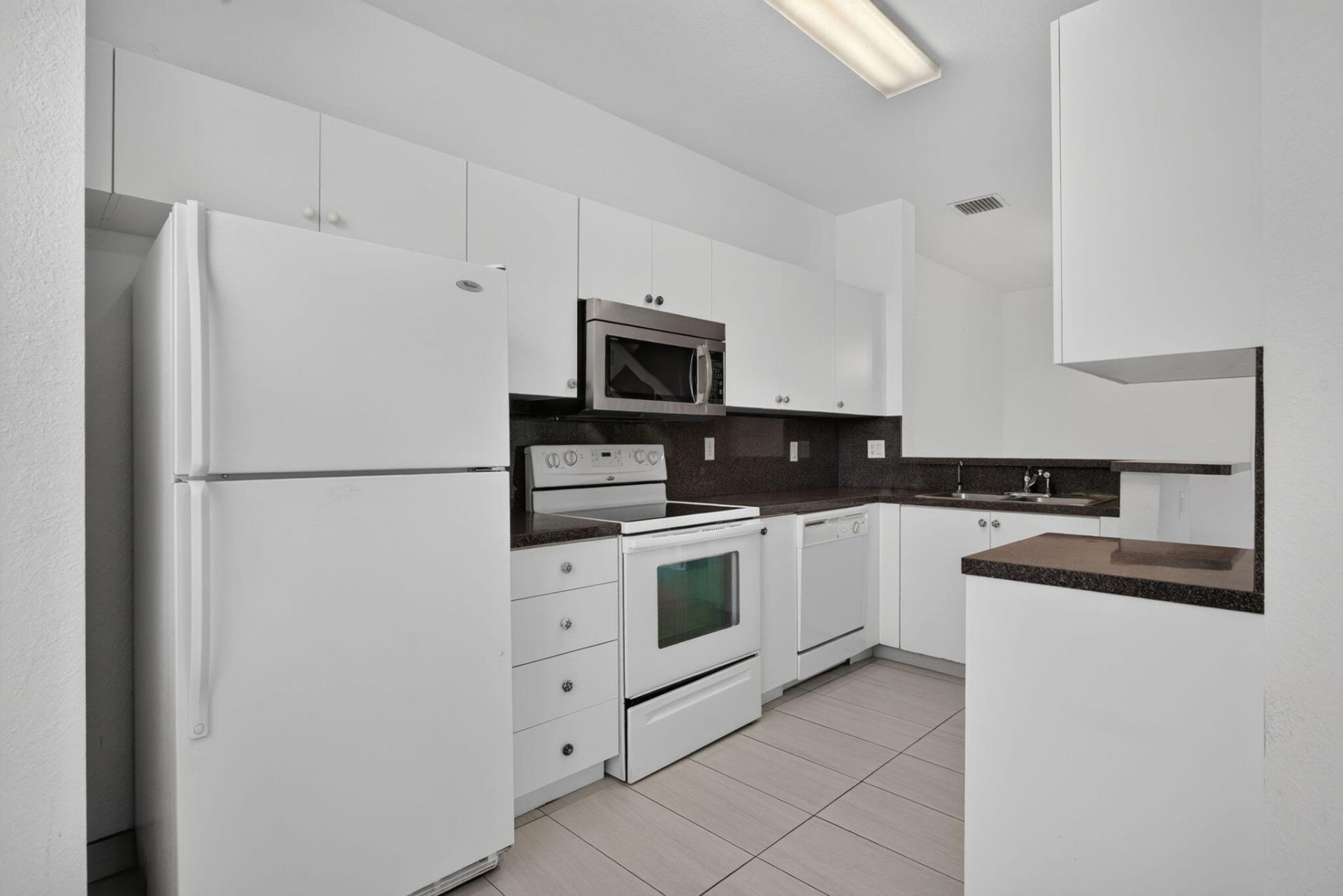 4040 NW 90th Way, Sunrise, FL 33351 Photo